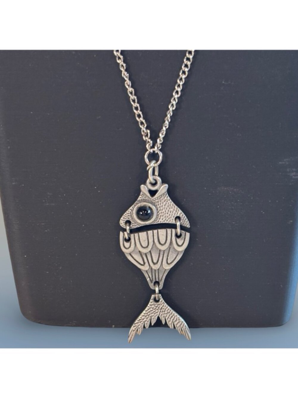 Fish Pendant Necklace With Articulated Design In Vintage Silver Finish Gift - Picture 2 of 8